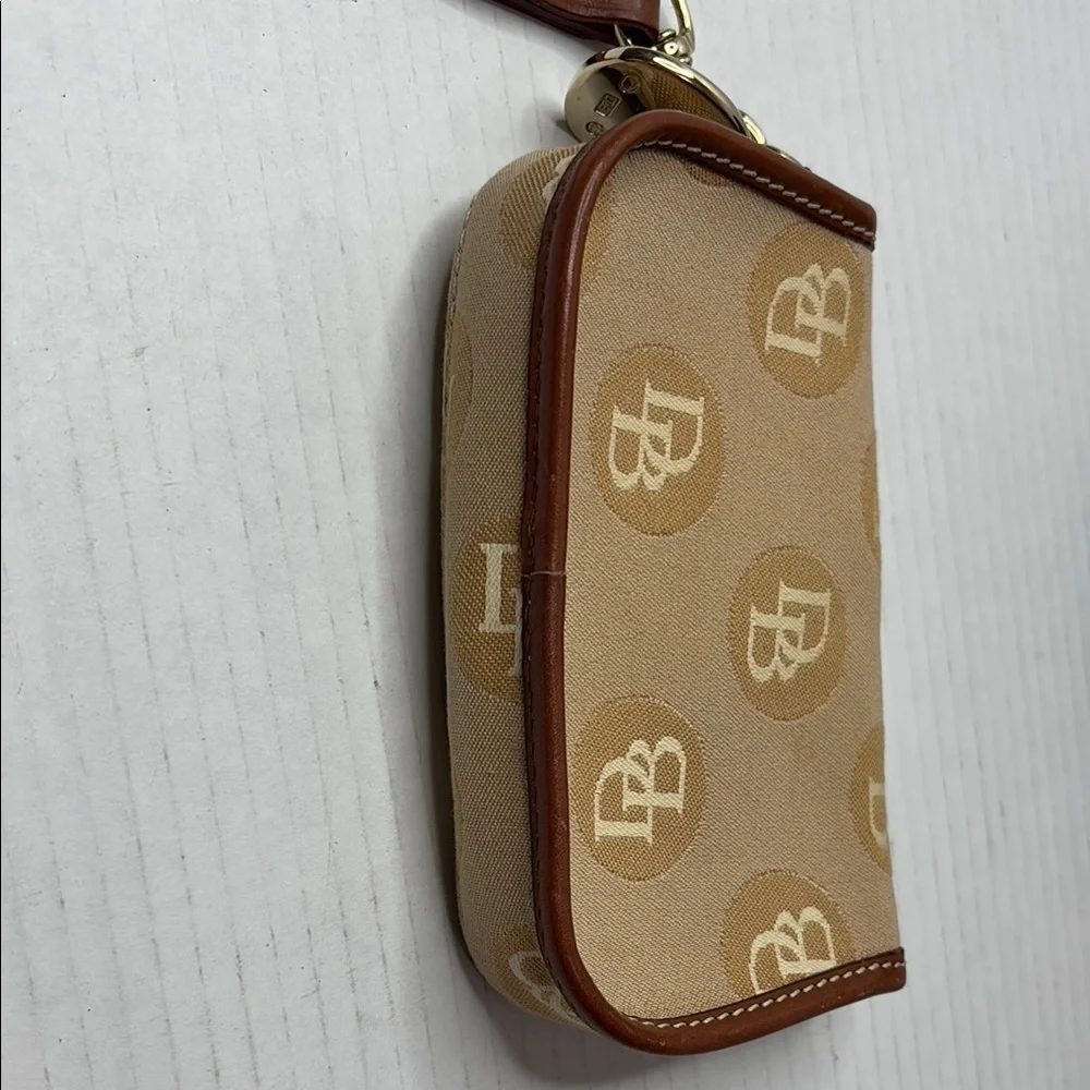 DOONEY & BOURKE Vintage Signature Brown Canvas Leather Monogram Wristlet